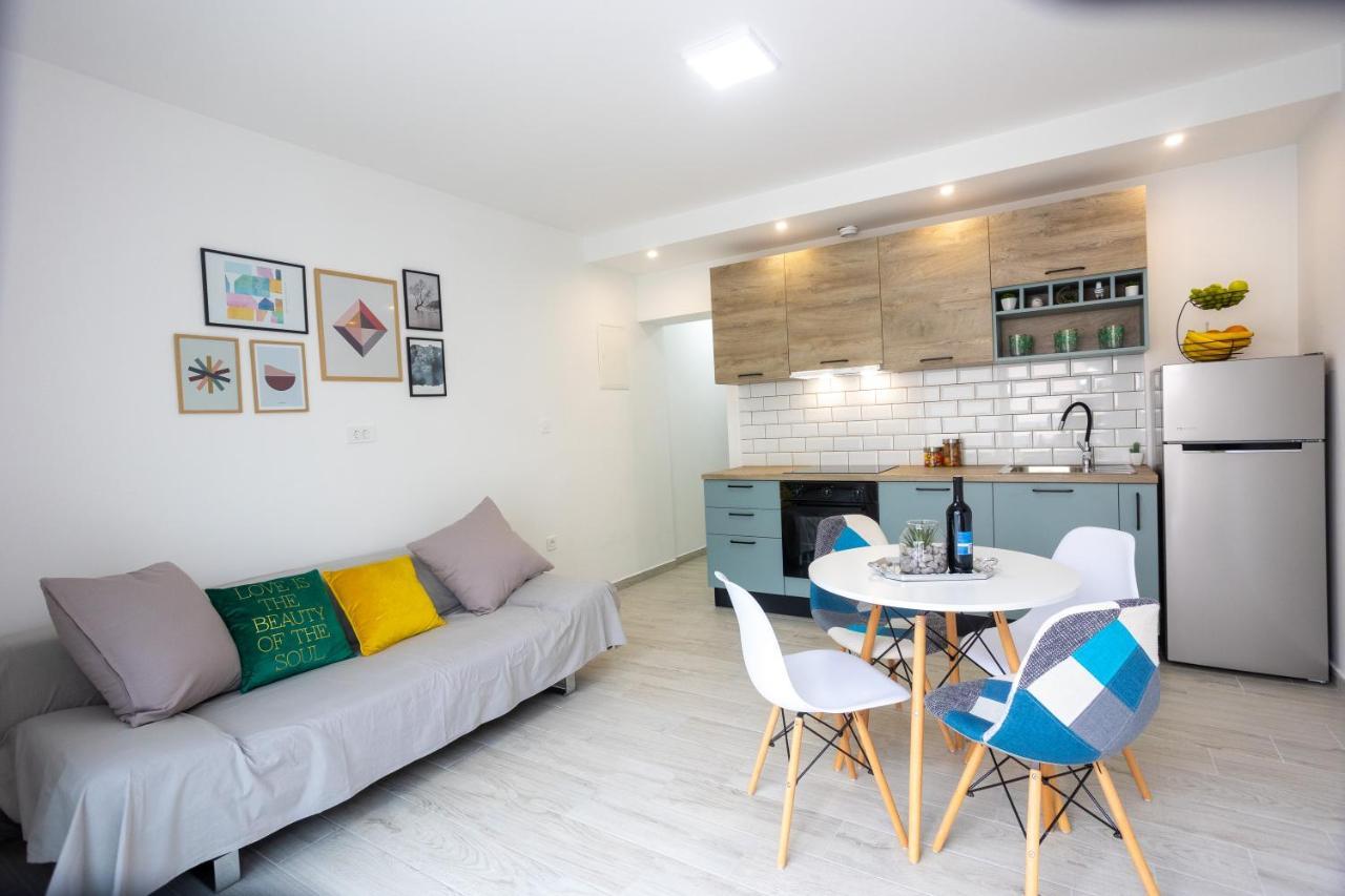 Luxury Apartments Love Каштела Екстер'єр фото